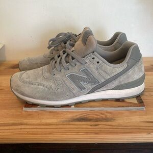 696 NEW BALANCE
